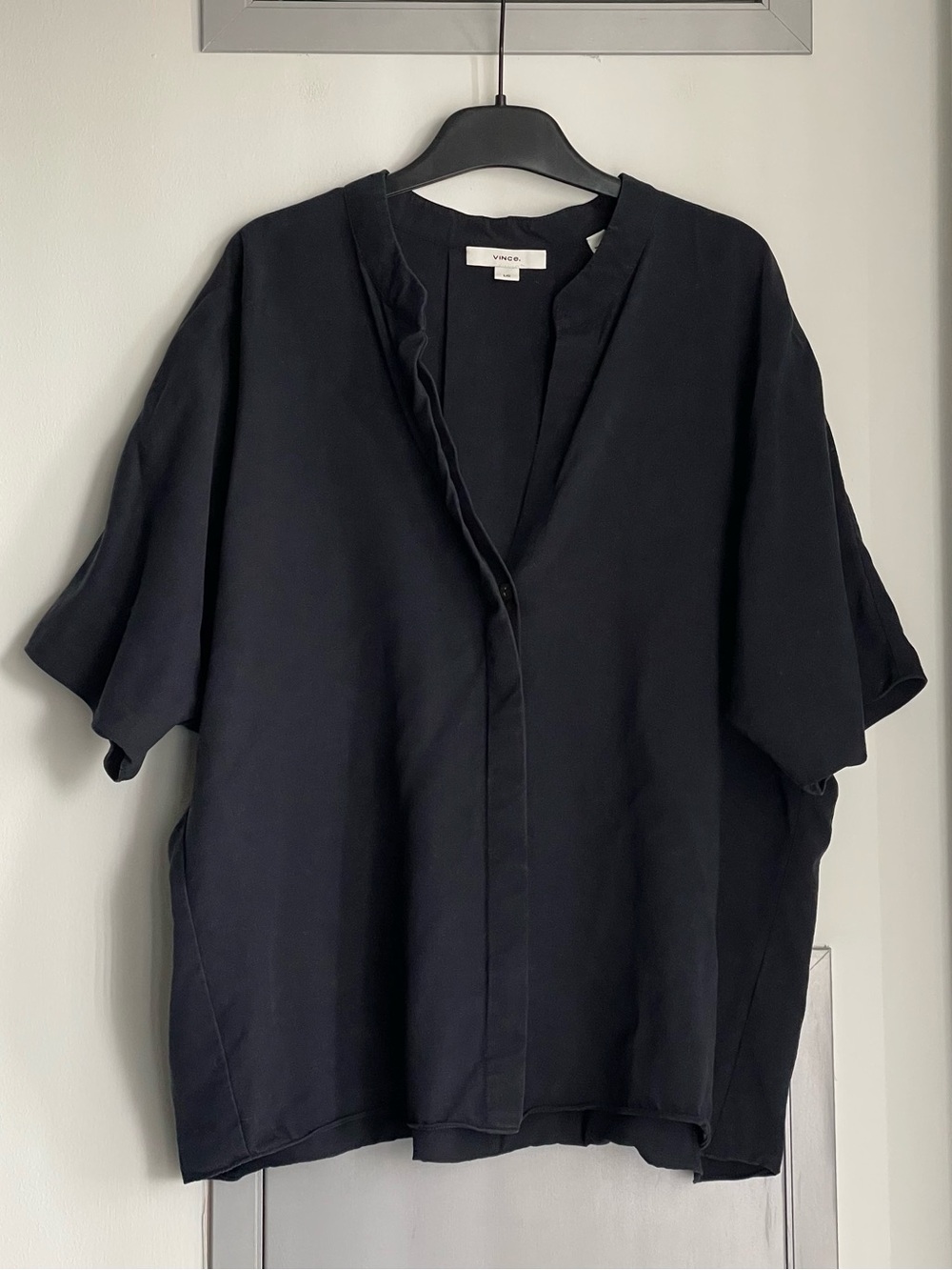 VINCE 100% Tencel Black Short-Sleeve Shirt